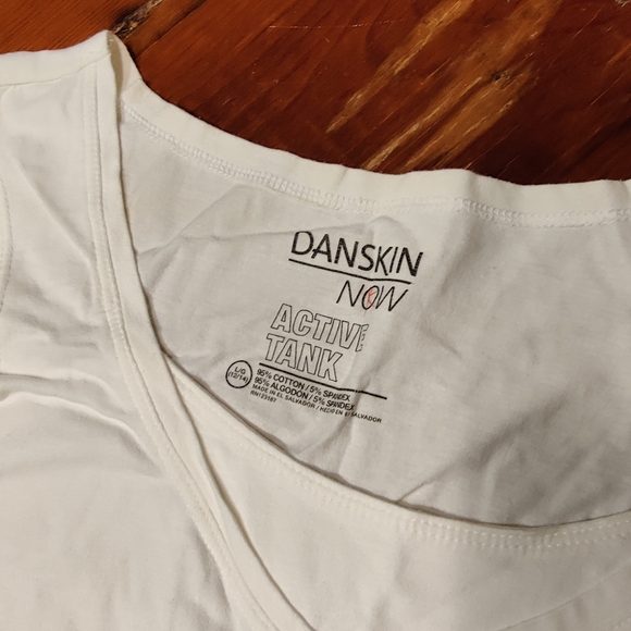 Danskin Workout tee - Picture 2 of 4
